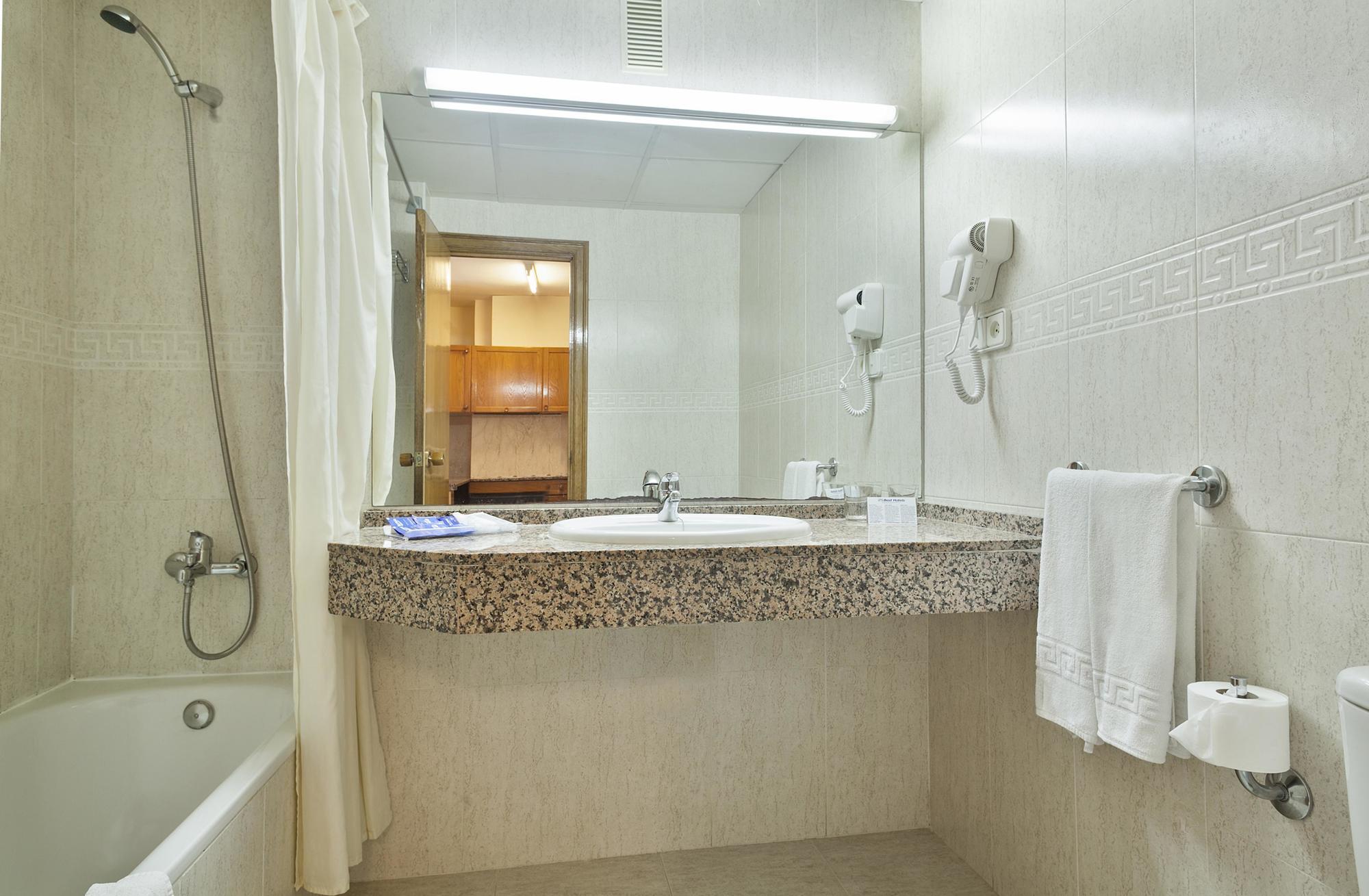 Apartamentos Best Michelangelo Салоу Екстер'єр фото